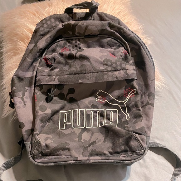 Puma backpack cute not mini but small and nice for girls - Picture 1 of 4